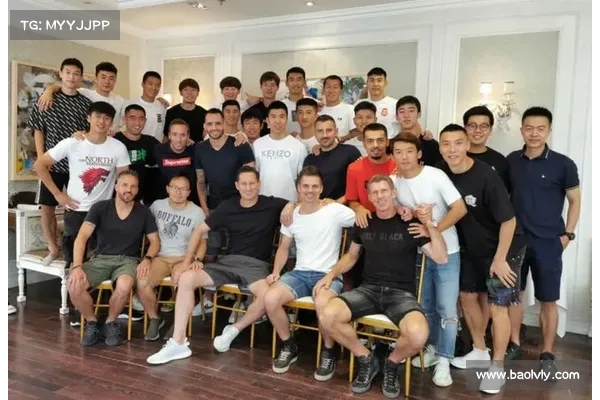 国安球迷为施密特送别致敬活动掀起热潮感恩与期待交织 国安球迷为施密特送别致敬活动掀起热潮感恩与期待交织
